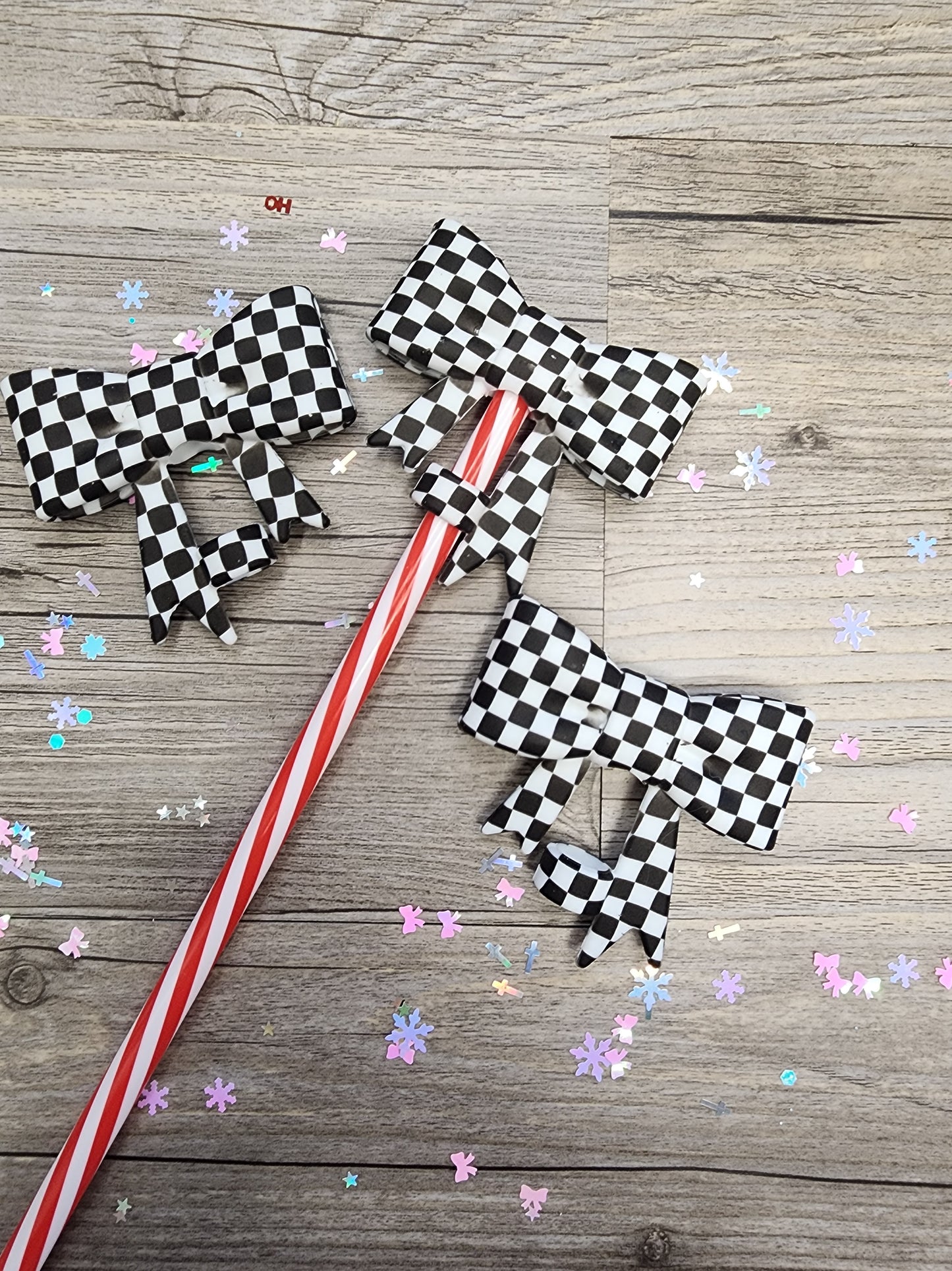 Black and White Checkered Silicone Bow Straw Topper