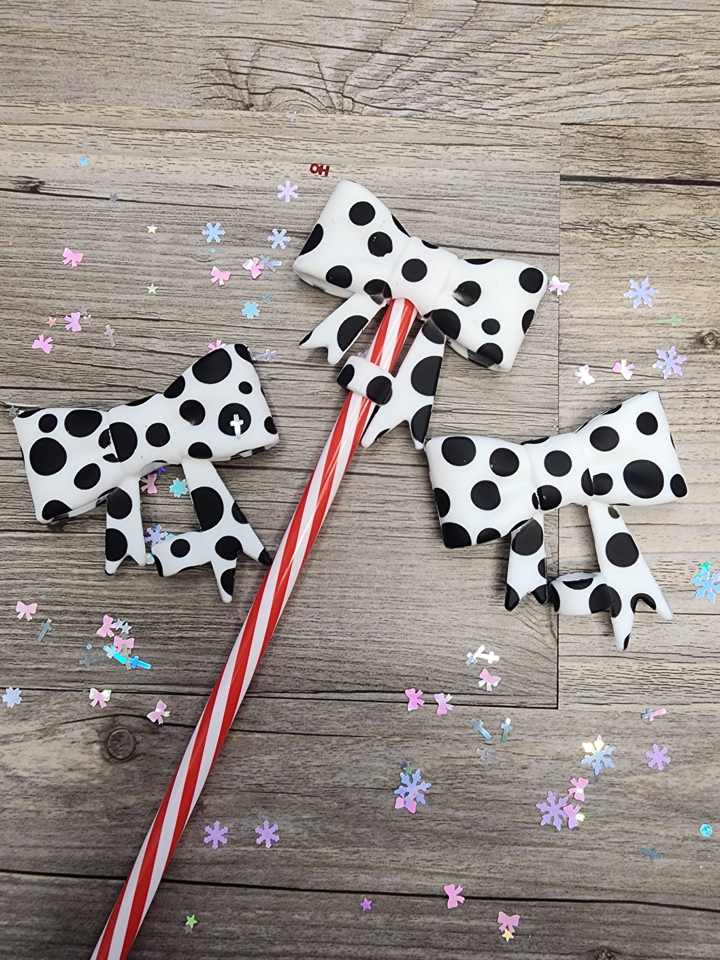 Black and White Polka Dot Silicone Bow Straw Topper